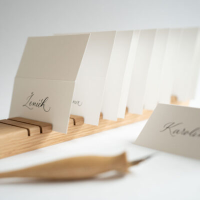 Stojánek na schnutí jmenovek