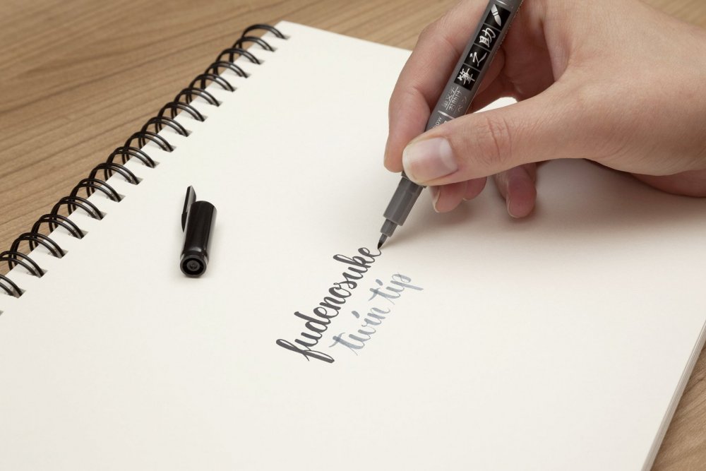 Tombow Oboustranný štětcový fix Fudenosuke Twin 3 Tombow Oboustranný štětcový fix Fudenosuke Twin - Obrázek 3