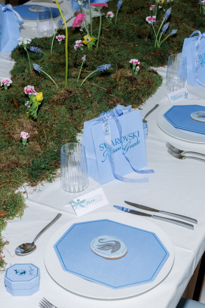 Kaligrafické služby pro firmy 35 kaligrafie jmenovka swarovski